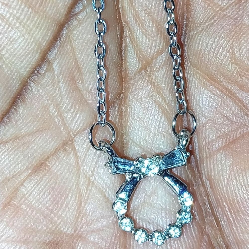 Ladies Elegant vintage pendant necklace for women
